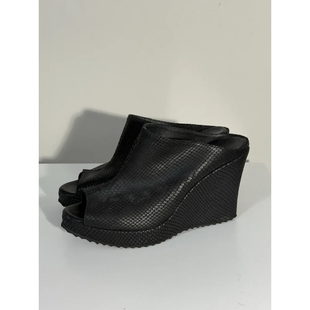 CORDANI Italy Black Faux Reptile Peep Toe Wedge Sz 40 US 9 Event Designer Luxury